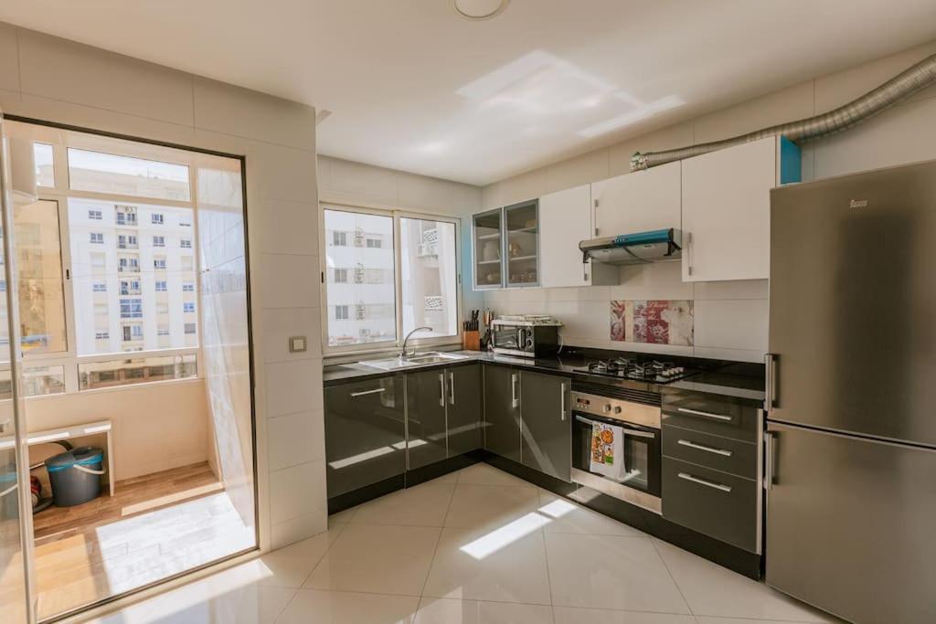 Central 2-Bedrooms Near Beach & Dining Tanger Exteriör bild